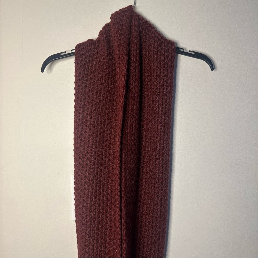 Old Navy Women Crocheted Red Wine/Maroon Infinity Scarf Cottagecore Boho Western
